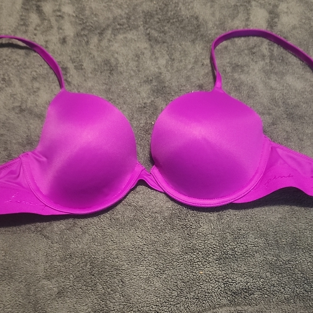 PINK Victoria's Secret Lightly Lined Underwire Bra. Size 34B